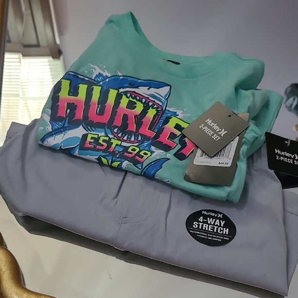 Hurley Other - Hurley Green Short Sleeve Tee Vibrant Graphic